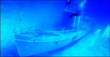 Expedición submarinista a un barco hundido