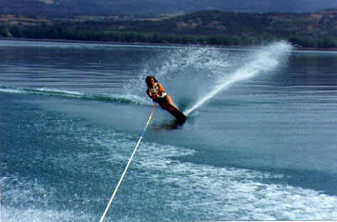 Práctica de ski acuático