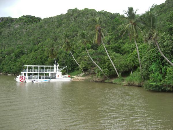 Rep. Dominicana - Navegar por el Río Chavón